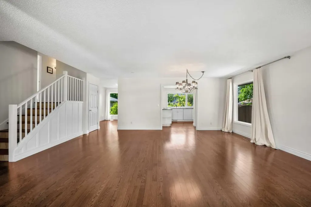452 Parkridge Rise SE Calgary AB T2J5C3