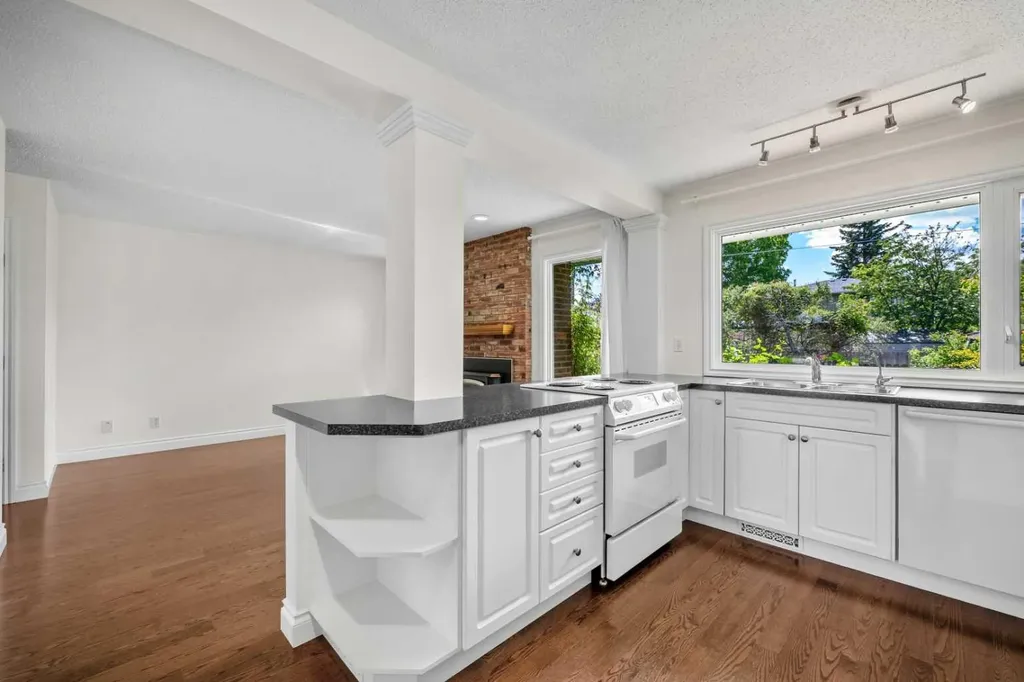 452 Parkridge Rise SE Calgary AB T2J5C3