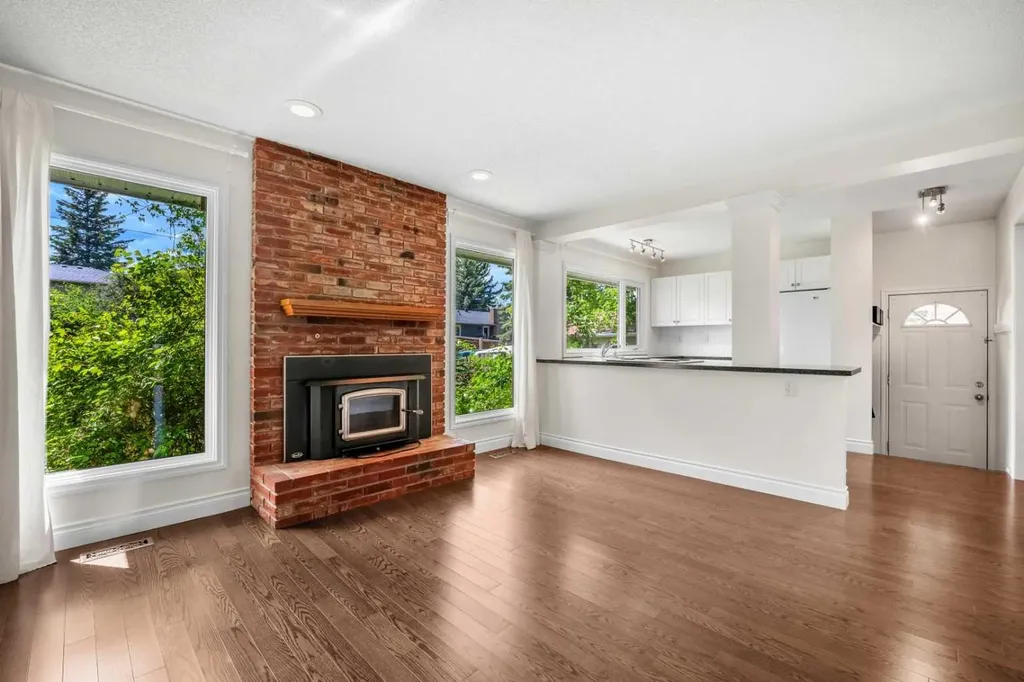 452 Parkridge Rise SE Calgary AB T2J5C3