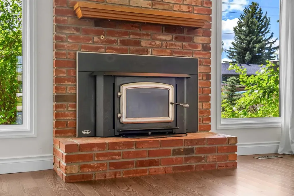 452 Parkridge Rise SE Calgary AB T2J5C3