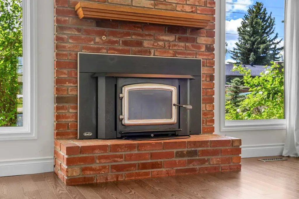 452 Parkridge Rise SE Calgary AB T2J5C3