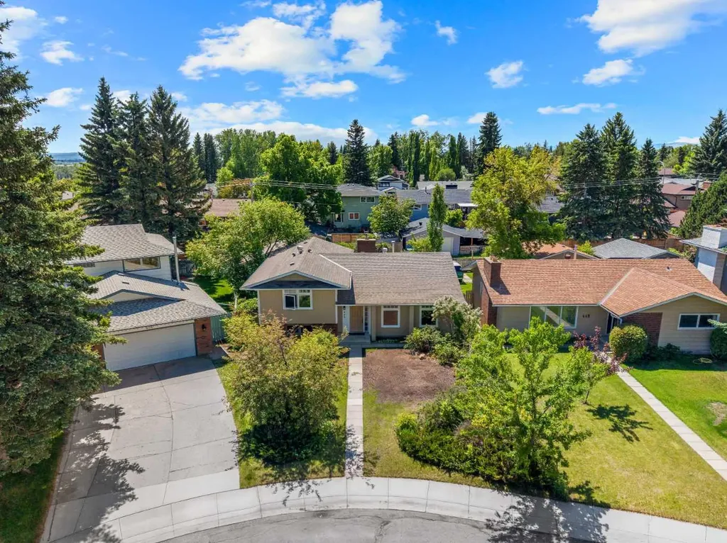 452 Parkridge Rise SE Calgary AB T2J5C3