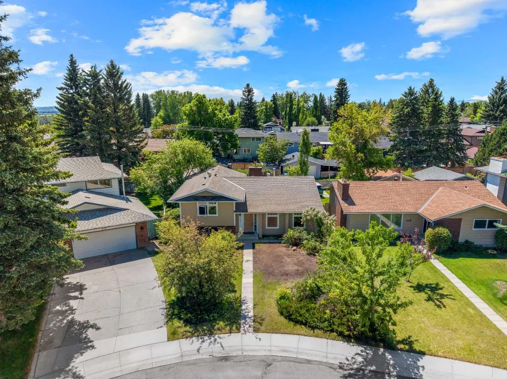 452 Parkridge Rise SE Calgary AB T2J5C3