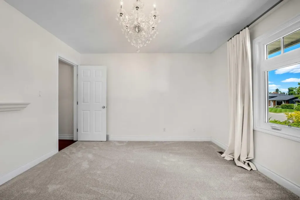 452 Parkridge Rise SE Calgary AB T2J5C3