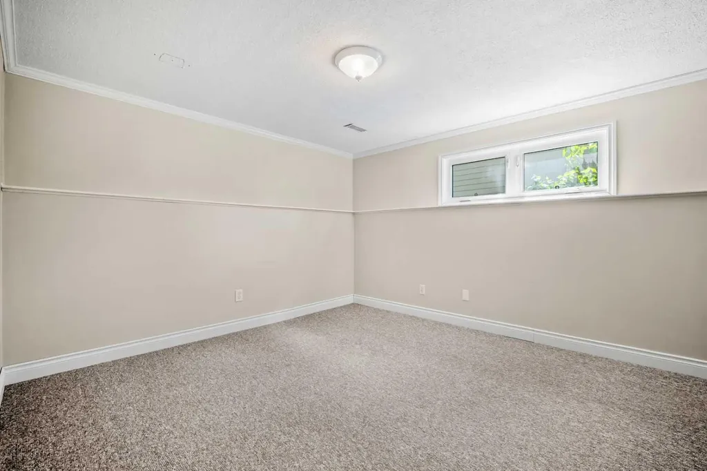 452 Parkridge Rise SE Calgary AB T2J5C3