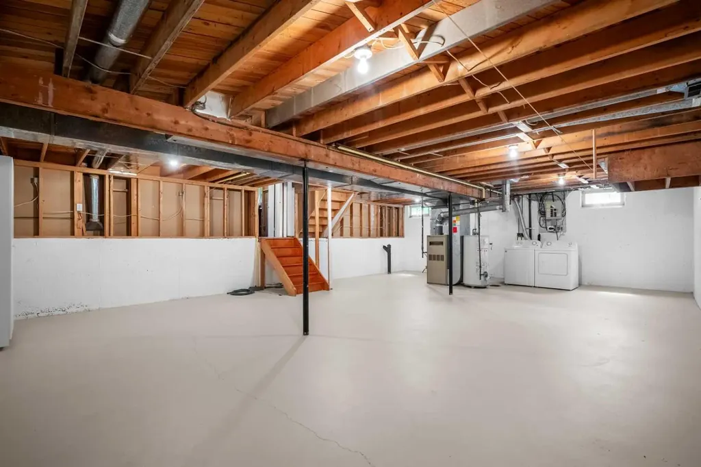 452 Parkridge Rise SE Calgary AB T2J5C3