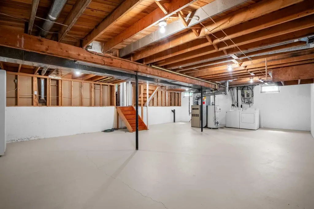 452 Parkridge Rise SE Calgary AB T2J5C3