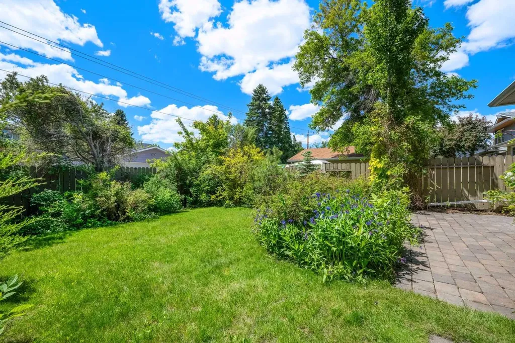 452 Parkridge Rise SE Calgary AB T2J5C3
