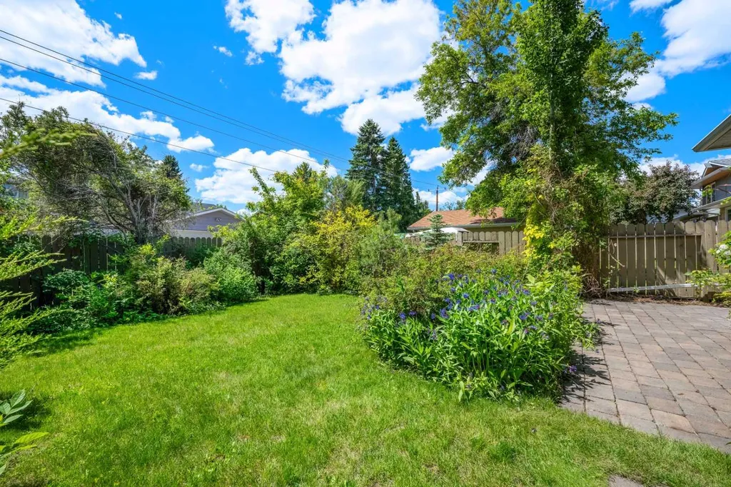 452 Parkridge Rise SE Calgary AB T2J5C3