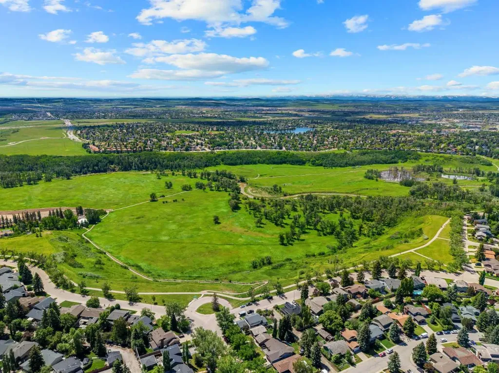 452 Parkridge Rise SE Calgary AB T2J5C3
