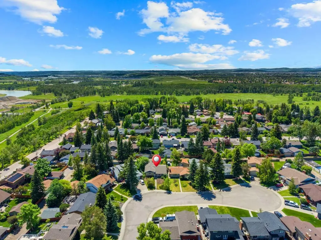 452 Parkridge Rise SE Calgary AB T2J5C3