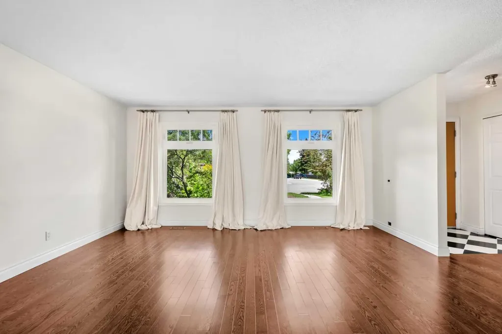 452 Parkridge Rise SE Calgary AB T2J5C3