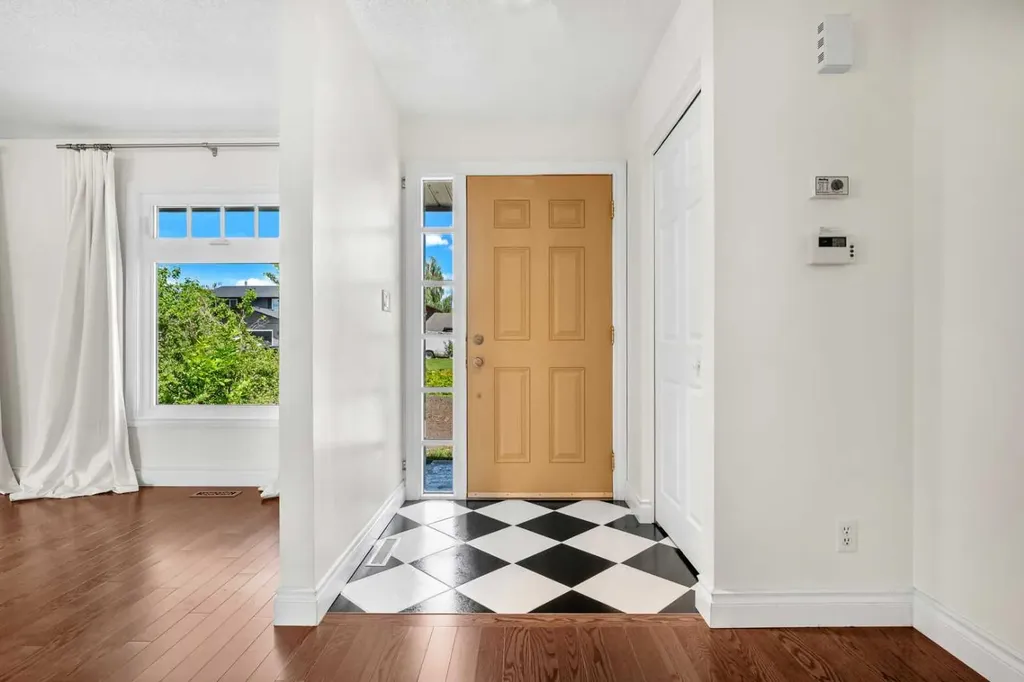 452 Parkridge Rise SE Calgary AB T2J5C3