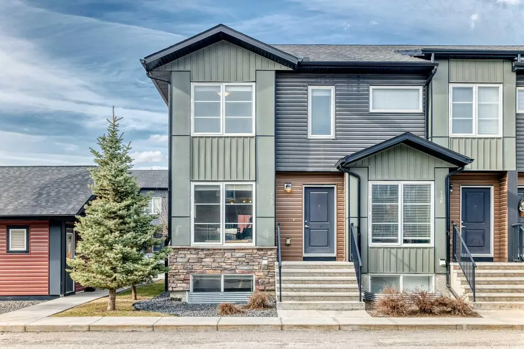 31 Red Embers Parade NE Calgary AB T3N1E9