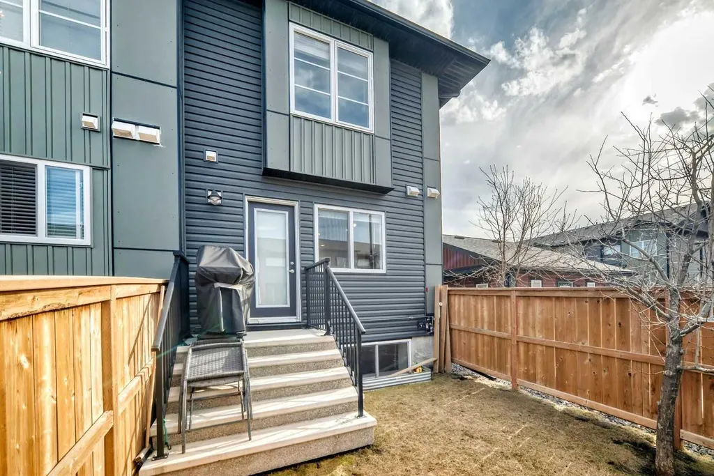 31 Red Embers Parade NE Calgary AB T3N1E9
