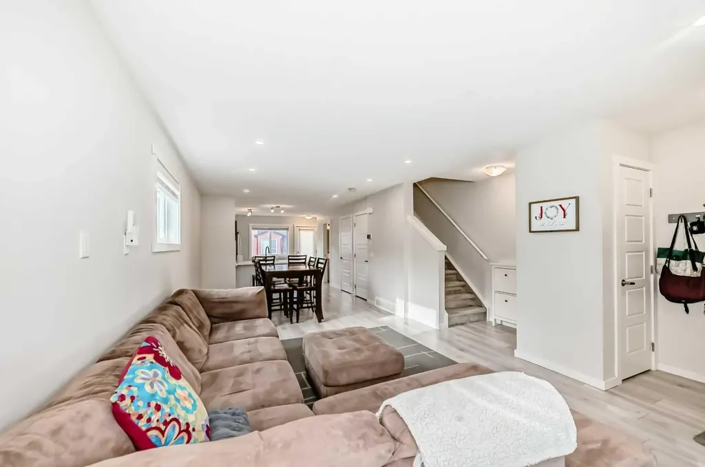 31 Red Embers Parade NE Calgary AB T3N1E9