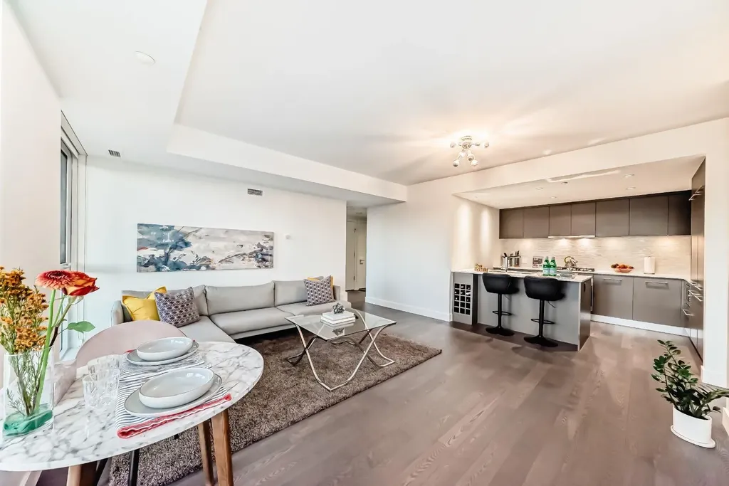 1025 5 Avenue SW Calgary AB T2P1N4