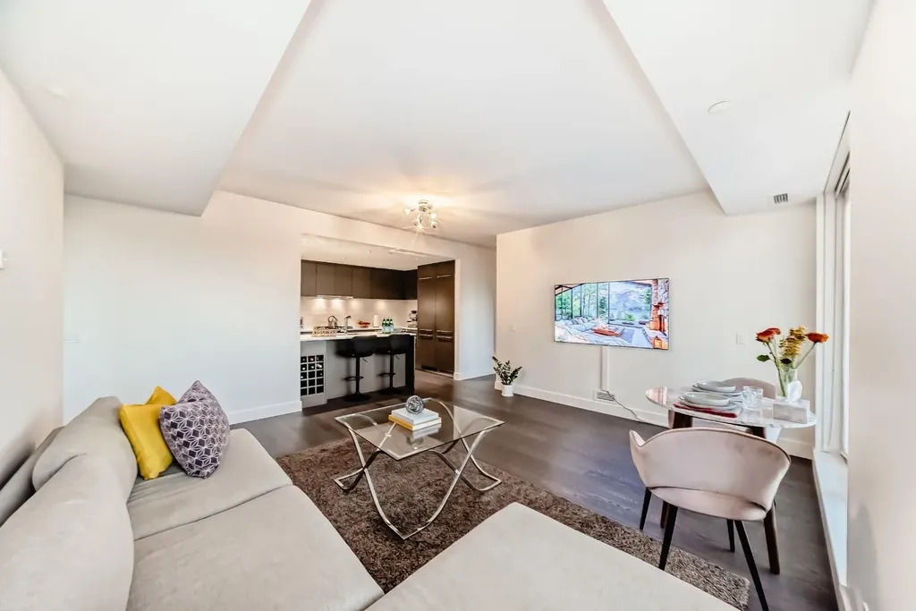 1025 5 Avenue SW Calgary AB T2P1N4
