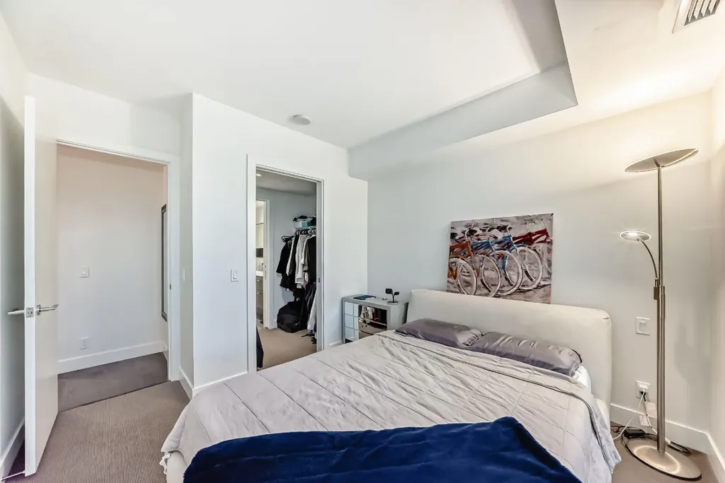 1025 5 Avenue SW Calgary AB T2P1N4