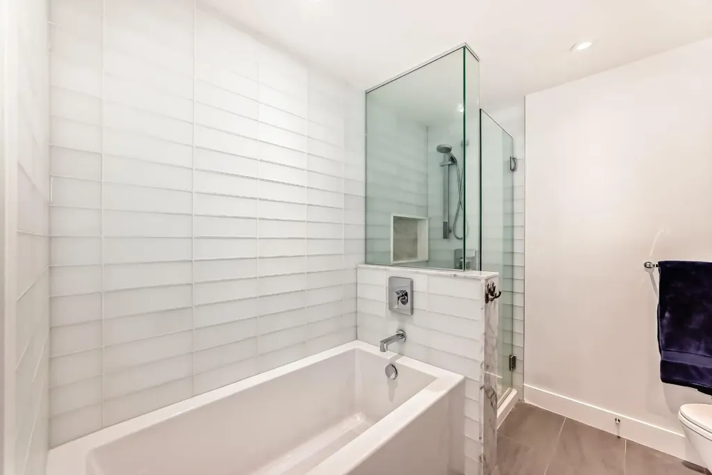 1025 5 Avenue SW Calgary AB T2P1N4