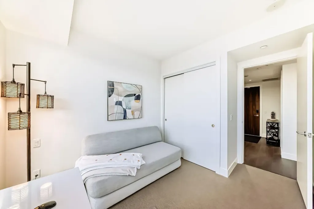 1025 5 Avenue SW Calgary AB T2P1N4