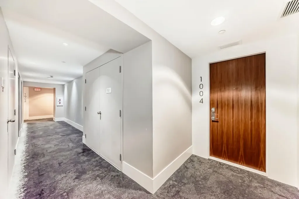 1025 5 Avenue SW Calgary AB T2P1N4