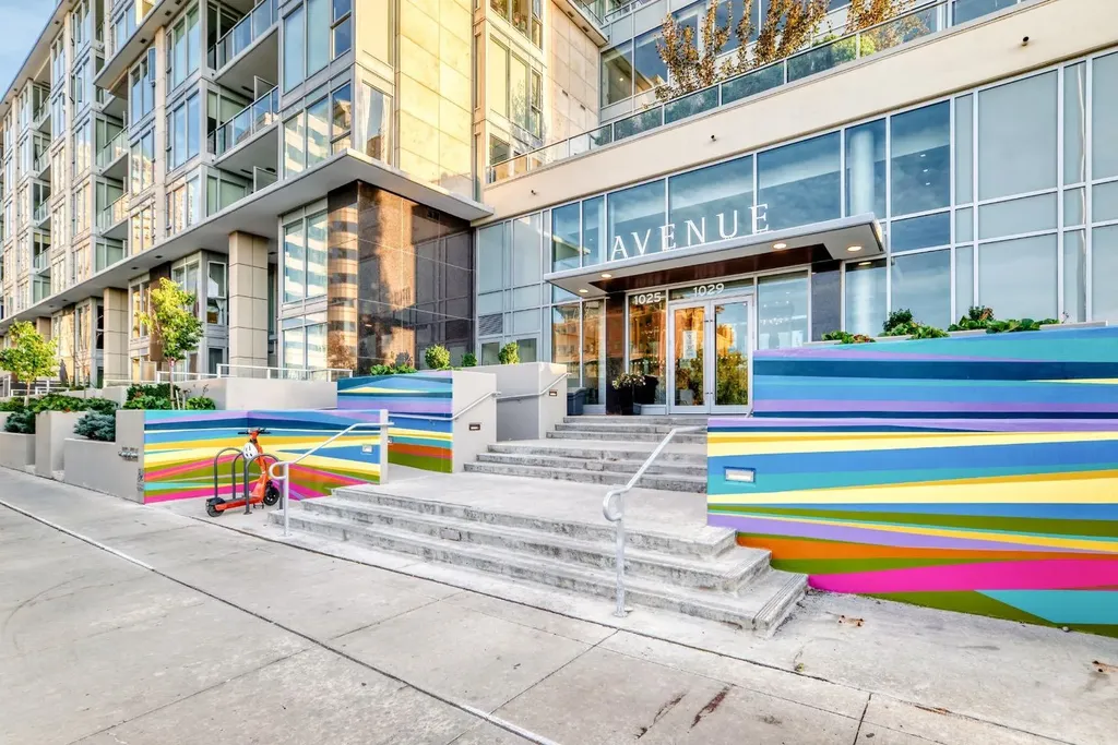 1025 5 Avenue SW Calgary AB T2P1N4