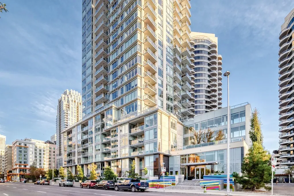 1025 5 Avenue SW Calgary AB T2P1N4