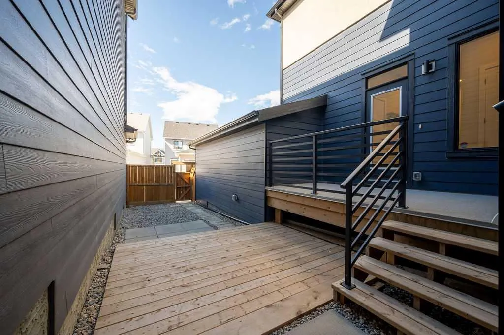 146 Alpine Drive SW Calgary AB T2Y 0V4