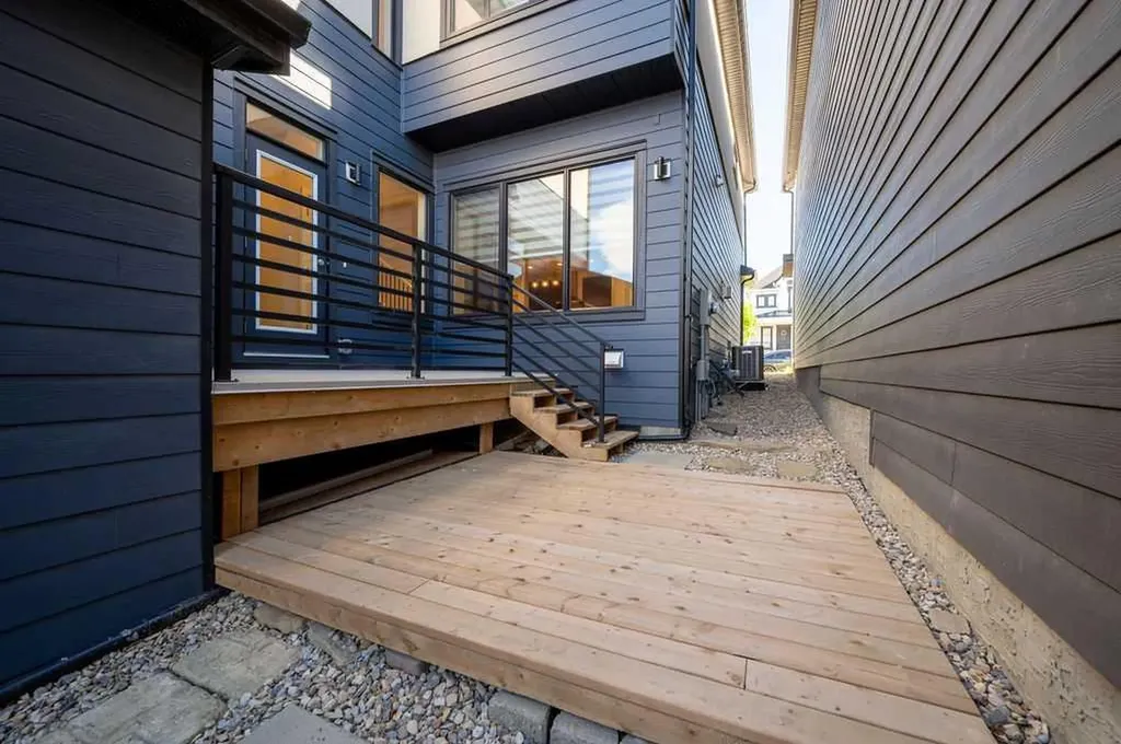 146 Alpine Drive SW Calgary AB T2Y 0V4