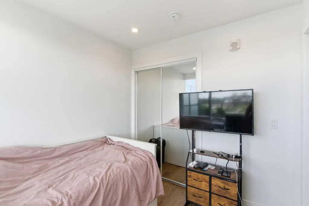 110 18a Street NW Calgary AB T2N 5G5