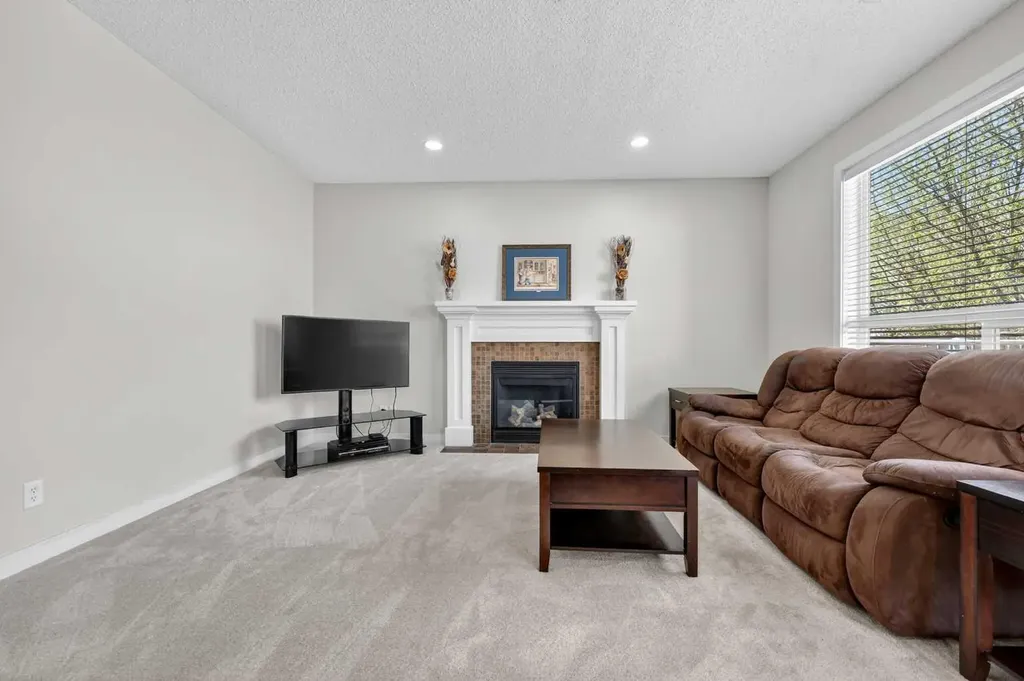 64 Cranridge Crescent SE Calgary AB T3M 0J1