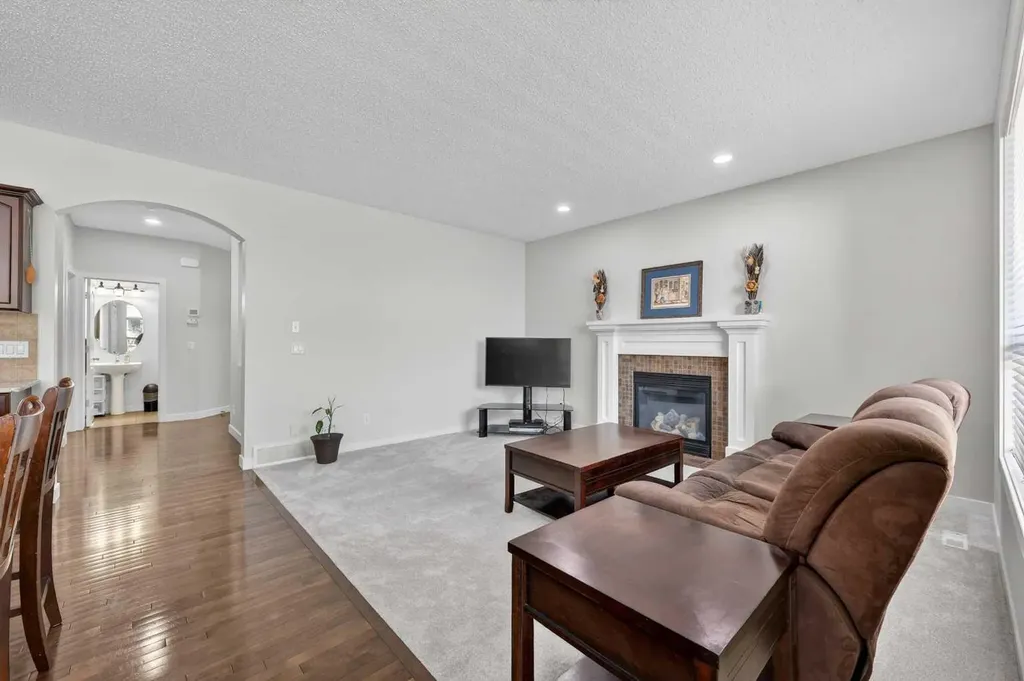 64 Cranridge Crescent SE Calgary AB T3M 0J1