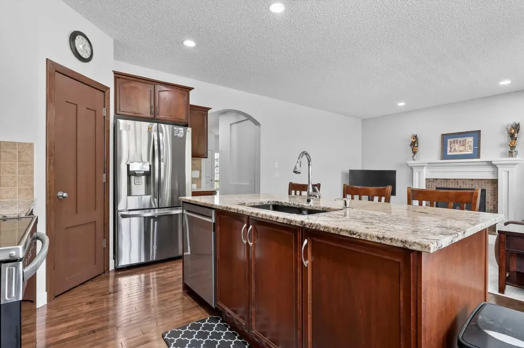 64 Cranridge Crescent SE Calgary AB T3M 0J1