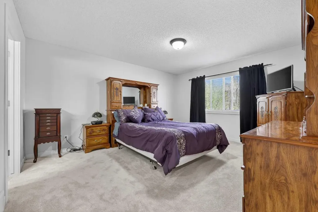 64 Cranridge Crescent SE Calgary AB T3M 0J1