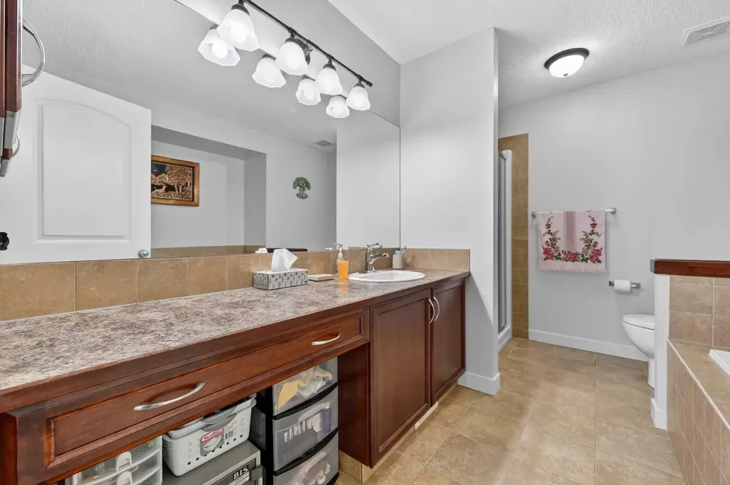 64 Cranridge Crescent SE Calgary AB T3M 0J1