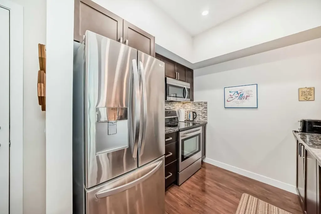 4303 1 Street NE Calgary AB T2E 7M3