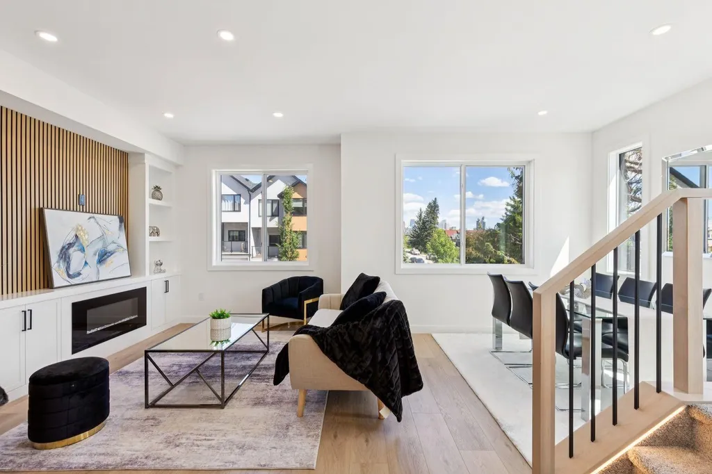 2402 Westmount Road NW Calgary AB T2N 3N8