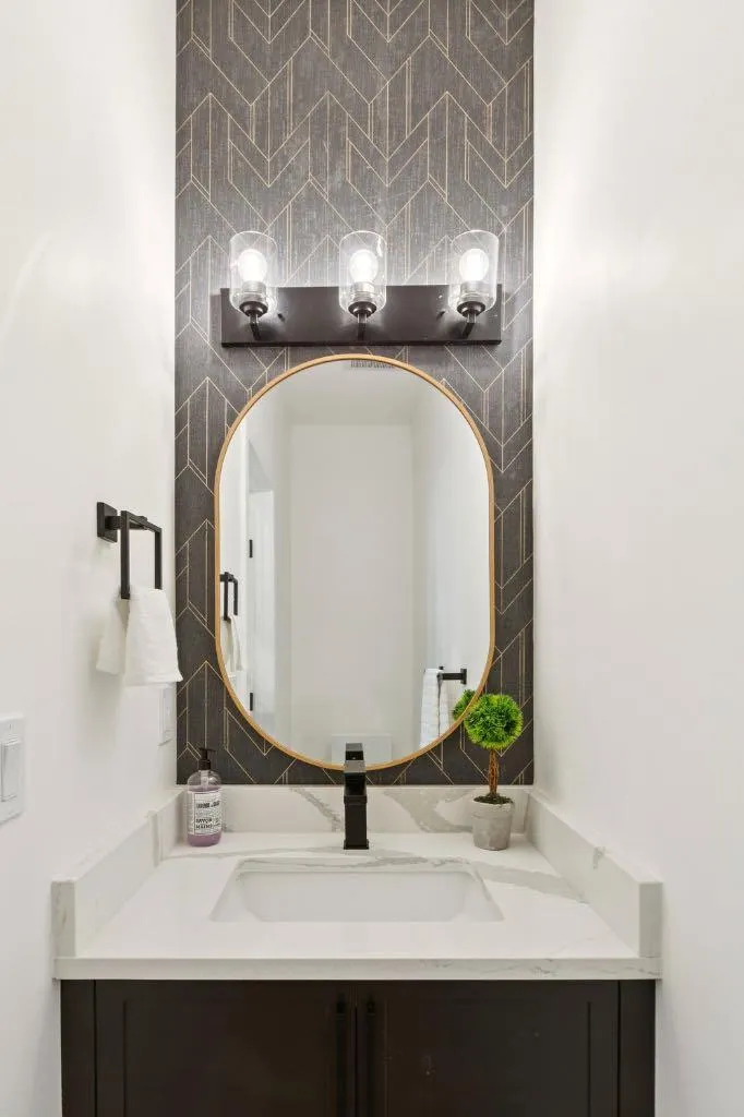 2402 Westmount Road NW Calgary AB T2N 3N8