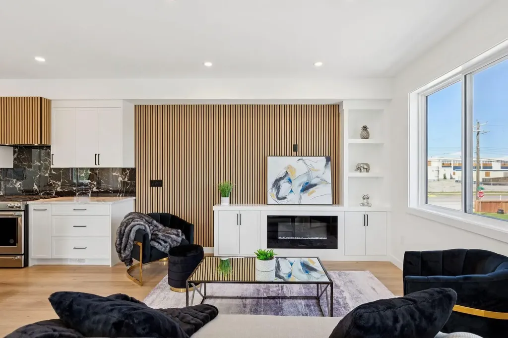 2402 Westmount Road NW Calgary AB T2N 3N8