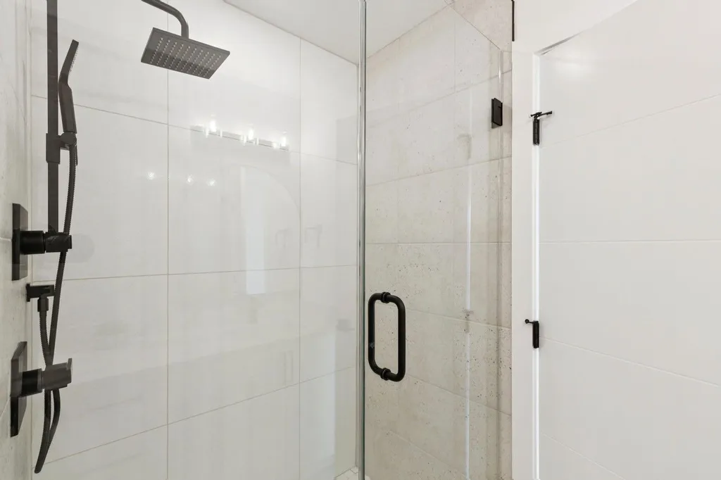2402 Westmount Road NW Calgary AB T2N 3N8
