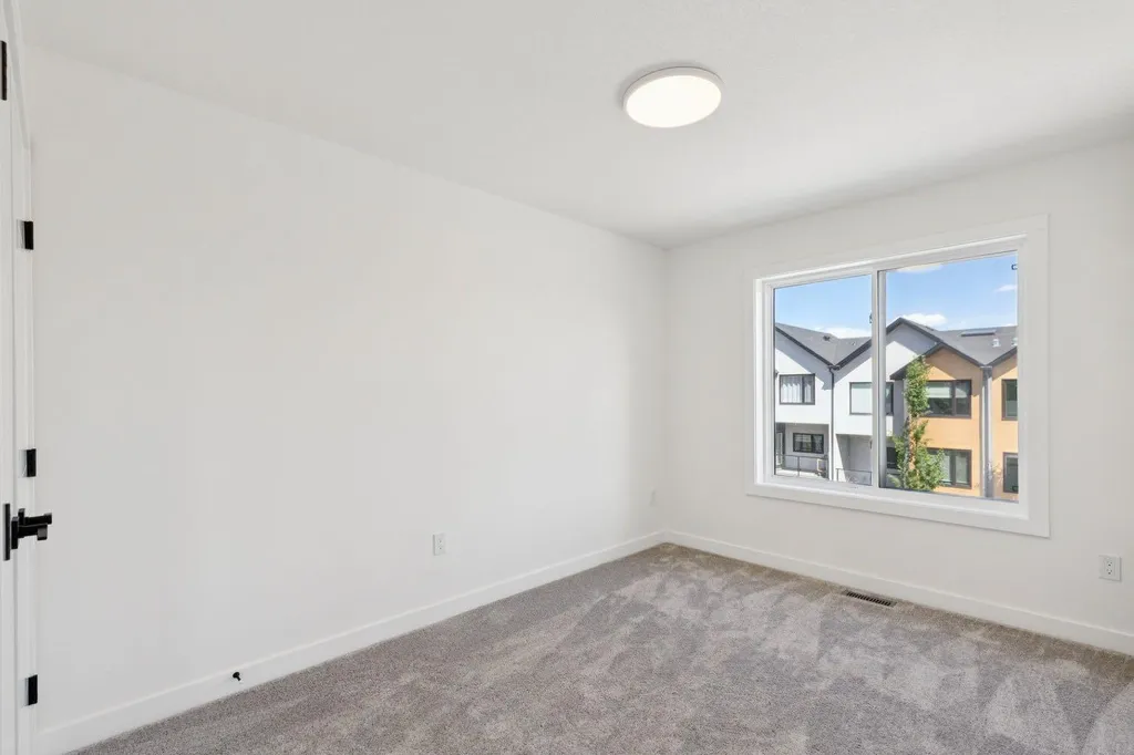 2402 Westmount Road NW Calgary AB T2N 3N8