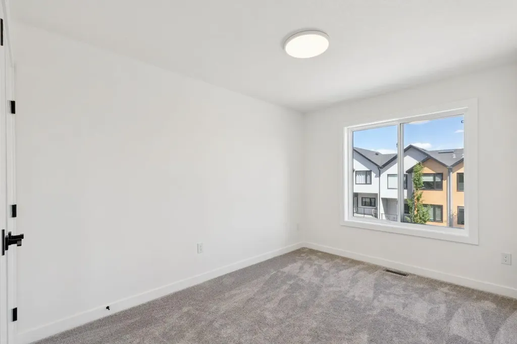 2402 Westmount Road NW Calgary AB T2N 3N8