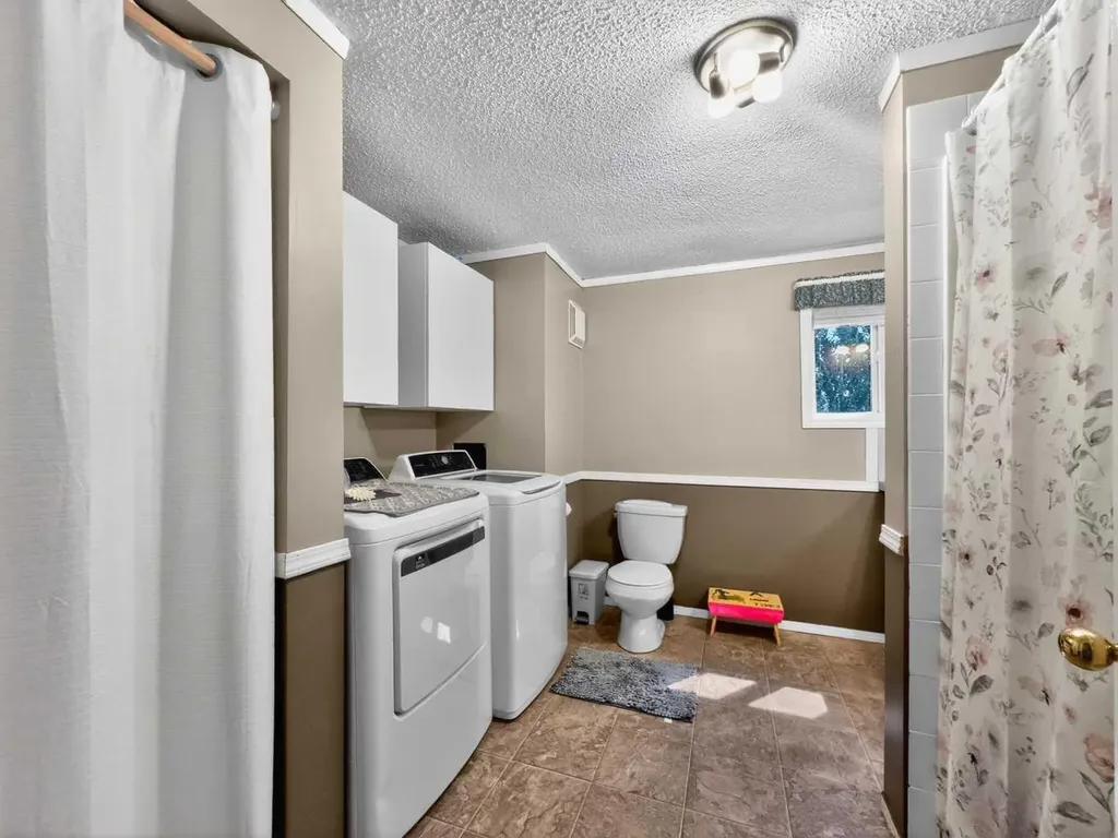 10717 102 Avenue La Crete AB T0H2H0