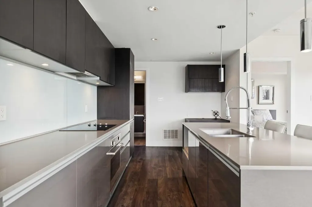 1122 3 Street SE Calgary AB T2G1H7