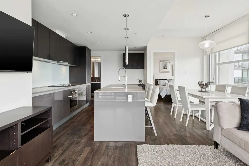 1122 3 Street SE Calgary AB T2G1H7