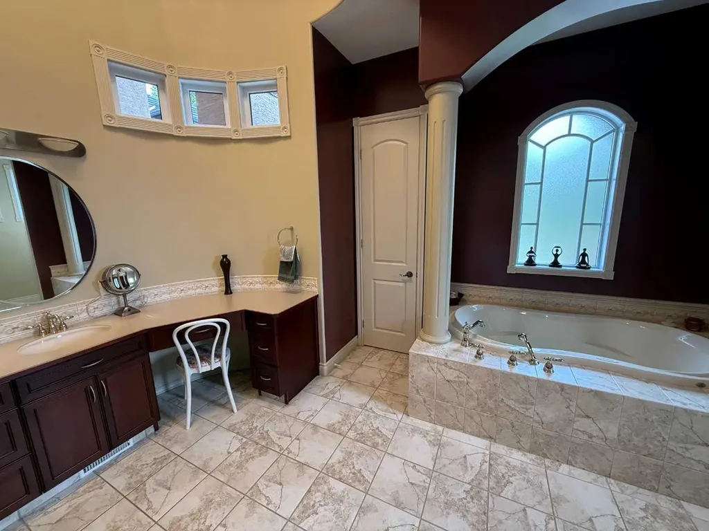 102 Appleyad Cove Hinton AB T7V1Y8