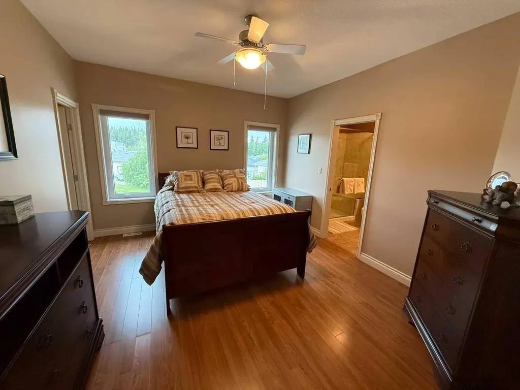 102 Appleyad Cove Hinton AB T7V1Y8