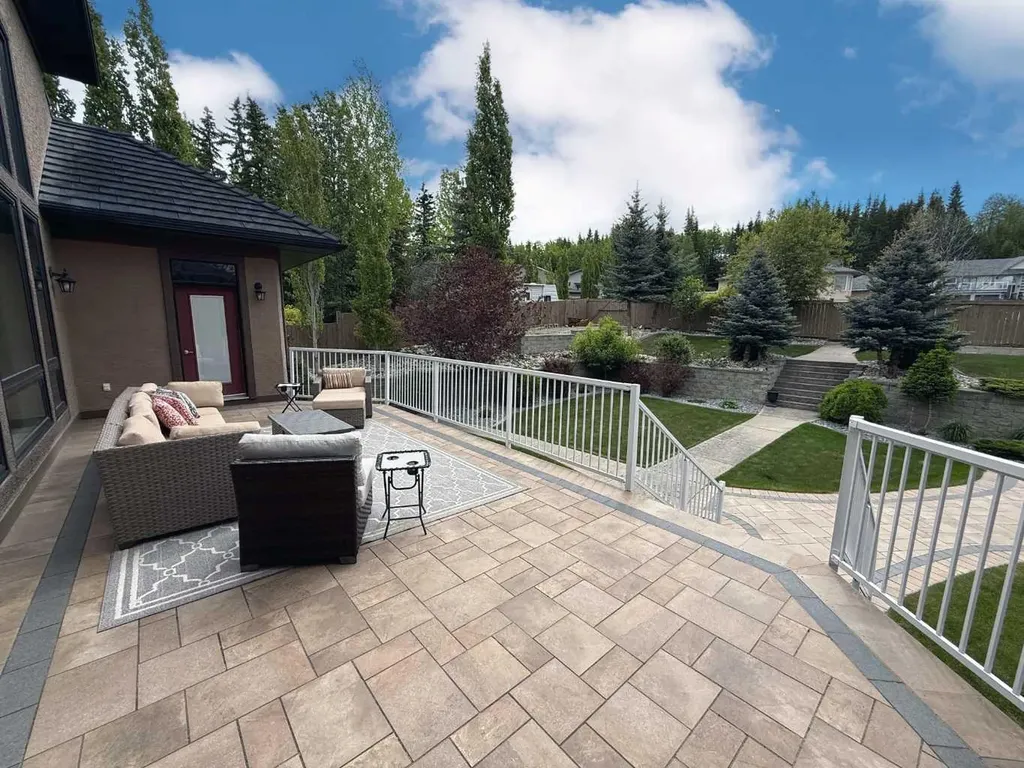 102 Appleyad Cove Hinton AB T7V1Y8
