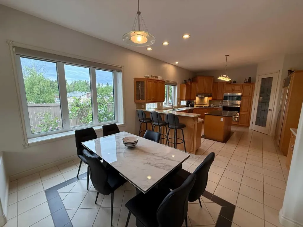 102 Appleyad Cove Hinton AB T7V1Y8